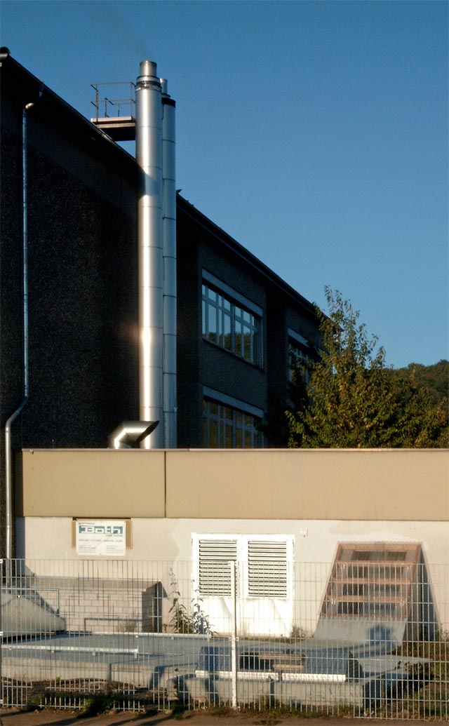 Erste Holzhackschnitzelanlage in der Römerwallschule in Rheinbrohl